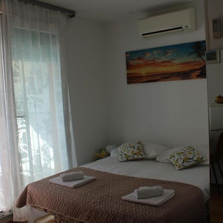 Studio Teuta - Private Parking Split Exterior photo